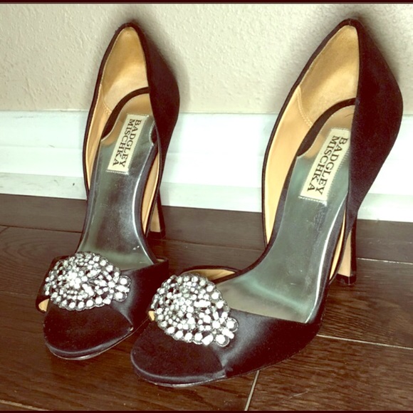 jewel by badgley mischka gia heels